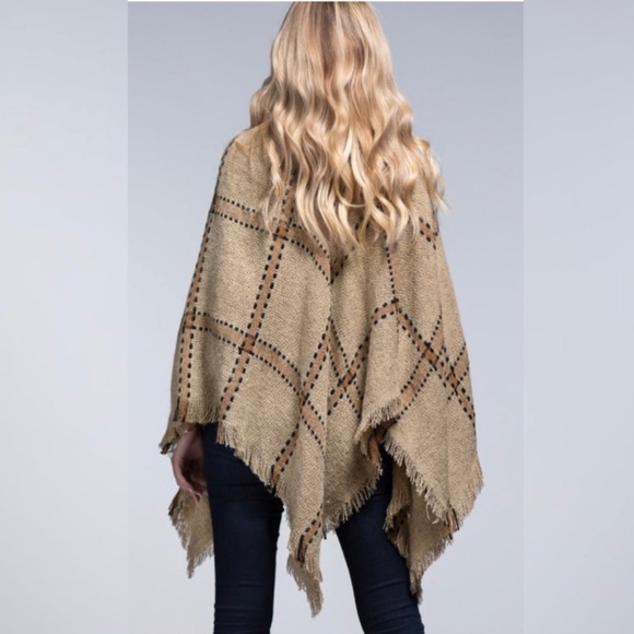 Poncho Turtleneck Windowpane Print - Picture 14 of 14